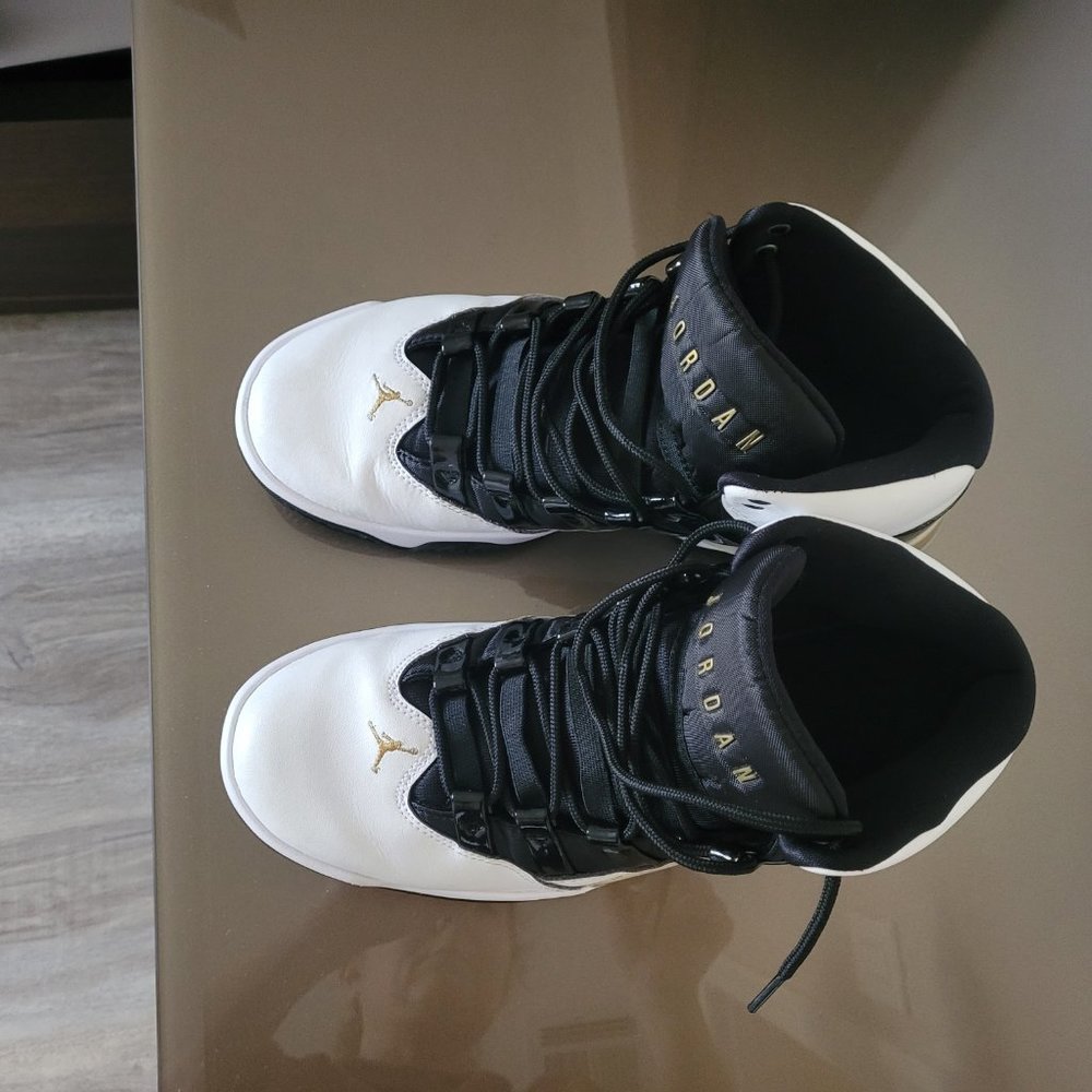 Air Jordan Max Aura white black gold big boys size 8.5 - Picture 5 of 16